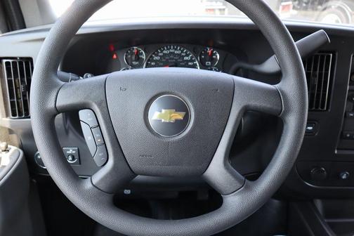 2025 Chevrolet Express 2500 RWD 2500 Regular Wheelbase WT