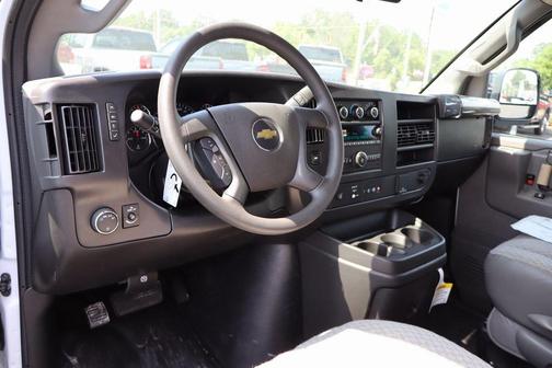 2025 Chevrolet Express 2500 RWD 2500 Regular Wheelbase WT