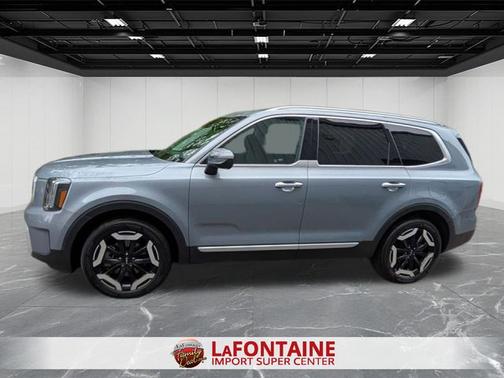 Silver 2025 Kia Telluride S