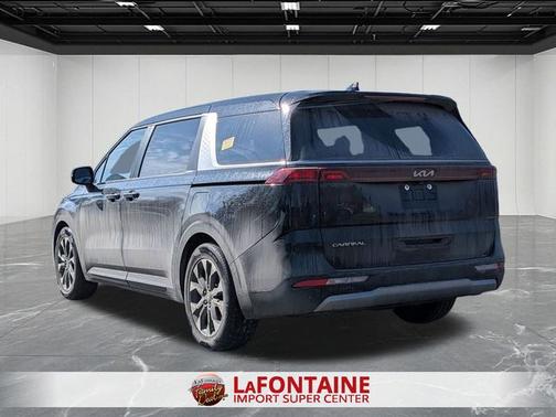 2023 Kia Carnival EX