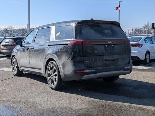 2023 Kia Carnival EX