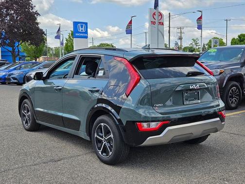 2024 Kia Niro SX