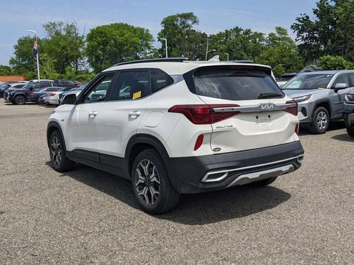 2022 Kia Seltos EX