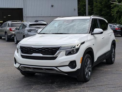 2023 Kia Seltos S