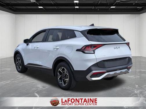 White Pearl 2025 Kia Sportage LX