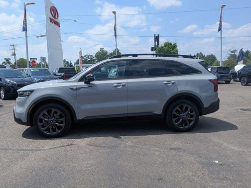 2022 Kia Sorento X-Line EX