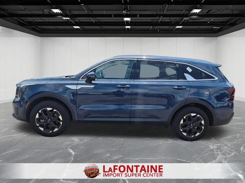 Midnight 2025 Kia Sorento S
