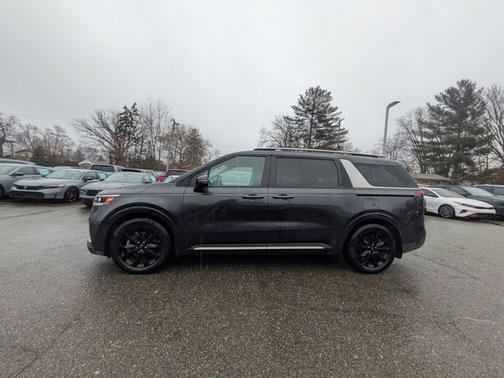 2024 Kia Carnival SX