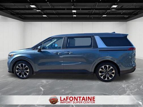 2023 Kia Carnival EX