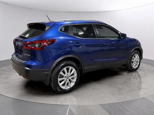 2022 Nissan Rogue Sport SV