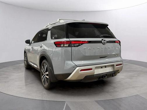 2024 Nissan Pathfinder Platinum 4WD