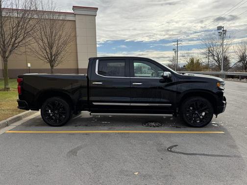 2022 Chevrolet Silverado 1500 High Country