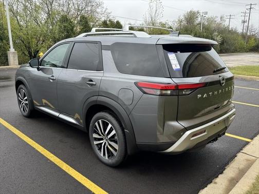 2025 Nissan Pathfinder Platinum 4WD