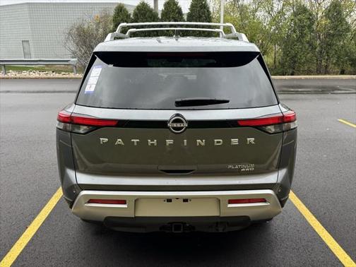 2025 Nissan Pathfinder Platinum 4WD