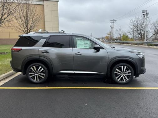 2025 Nissan Pathfinder Platinum 4WD