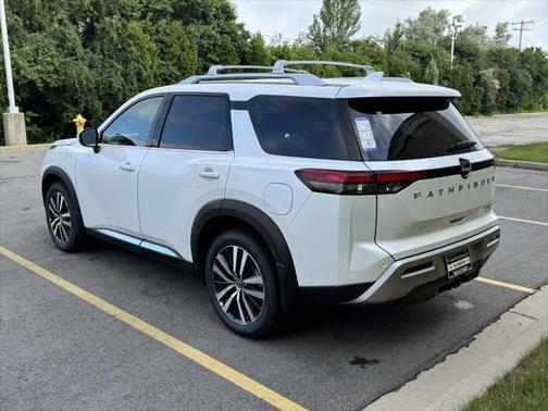 2025 Nissan Pathfinder Platinum 4WD
