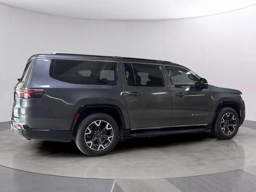 2023 Jeep Wagoneer L Series III 4x4