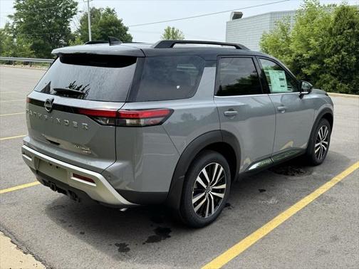 2025 Nissan Pathfinder Platinum 4WD