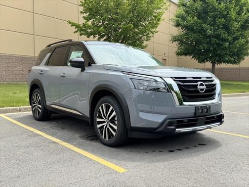 2025 Nissan Pathfinder Platinum 4WD