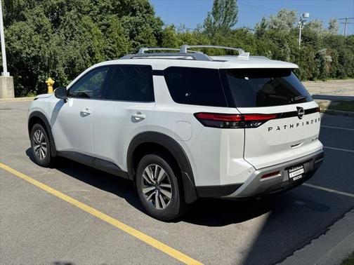 2025 Nissan Pathfinder SL 4WD