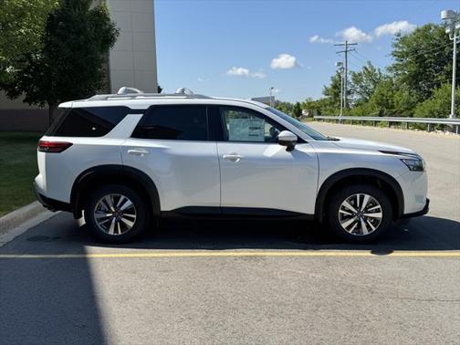 2025 Nissan Pathfinder SL 4WD