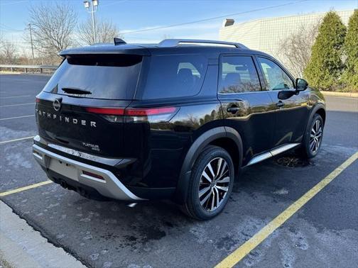 2025 Nissan Pathfinder Platinum 4WD