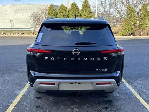 2025 Nissan Pathfinder Platinum 4WD