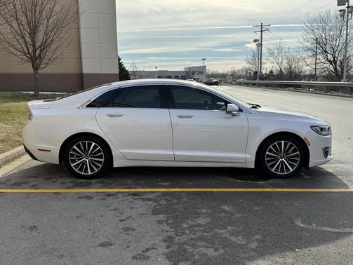 2017 Lincoln MKZ Base