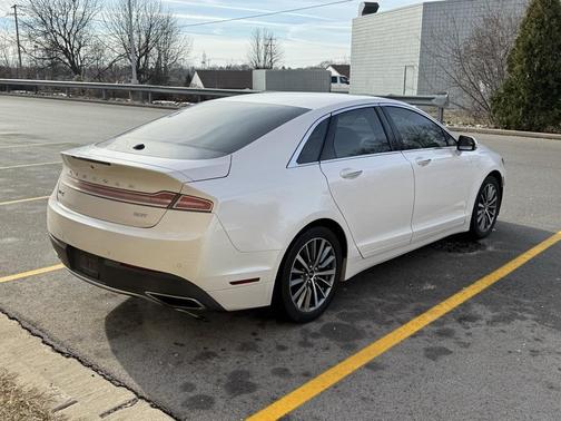 2017 Lincoln MKZ Base