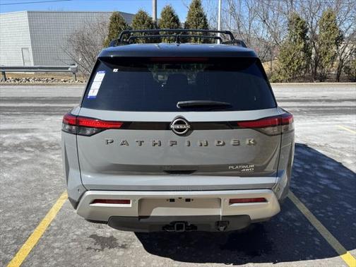 2025 Nissan Pathfinder Platinum 4WD