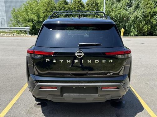 2025 Nissan Pathfinder SV 4WD
