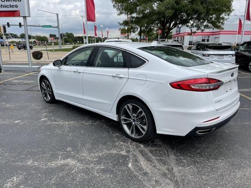 Photo 4 of 23 of 2020 Ford Fusion Titanium