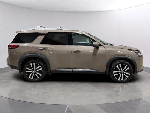 Baja Storm 2023 Nissan Pathfinder Platinum
