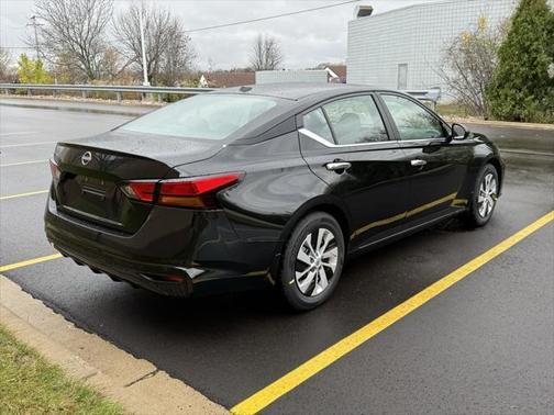2025 Nissan Altima S FWD