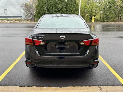 2025 Nissan Altima S FWD