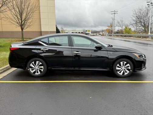 2025 Nissan Altima S FWD