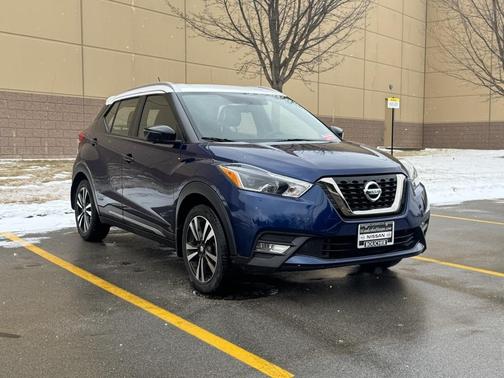 2019 Nissan Kicks SR