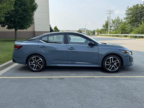 2025 Nissan Sentra SR