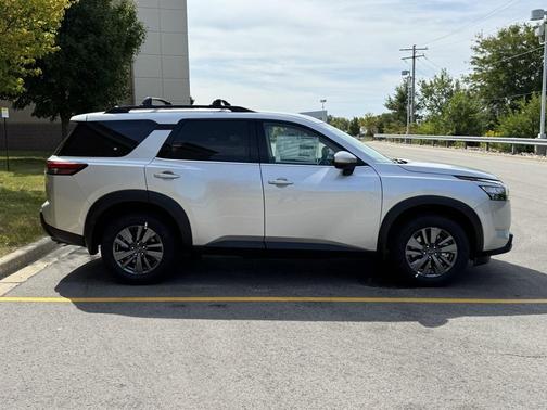 2025 Nissan Pathfinder SV 4WD