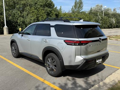 2025 Nissan Pathfinder SV 4WD