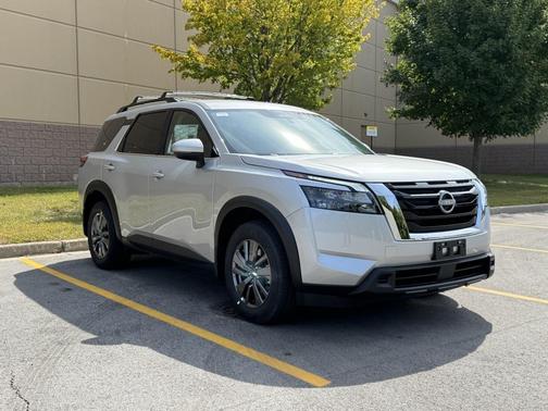 2025 Nissan Pathfinder SV 4WD
