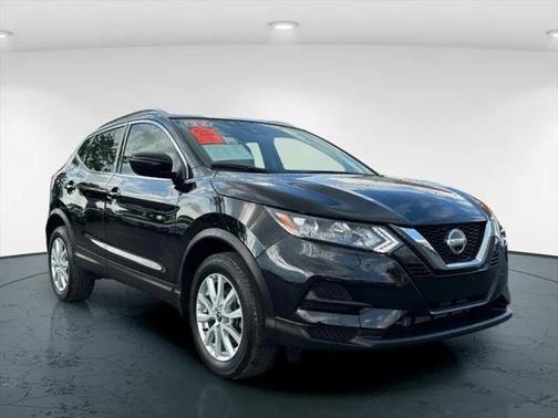2022 Nissan Rogue Sport SV