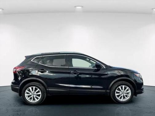 2022 Nissan Rogue Sport SV