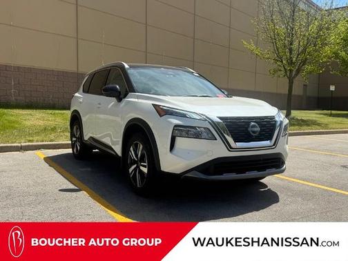 2 Tone White / Black Roof 2023 Nissan Rogue SL