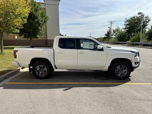 2025 Nissan Frontier SV