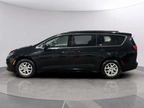 2021 Chrysler Voyager LX