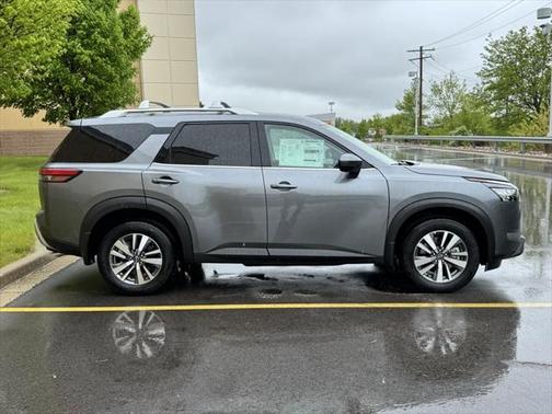 2025 Nissan Pathfinder SL 4WD