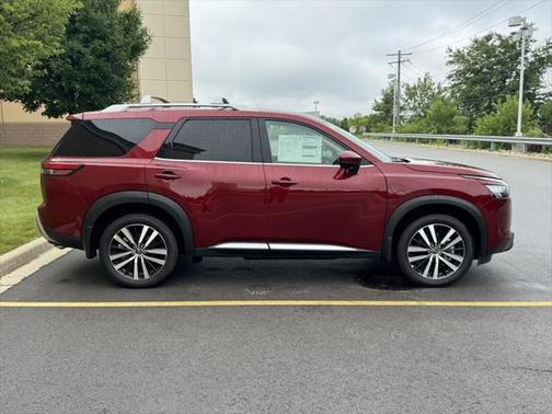 2025 Nissan Pathfinder Platinum 4WD