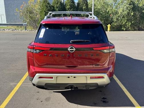 2025 Nissan Pathfinder Platinum 4WD