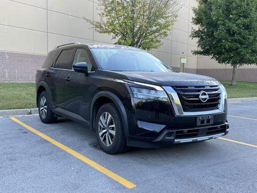 2024 Nissan Pathfinder SL 4WD